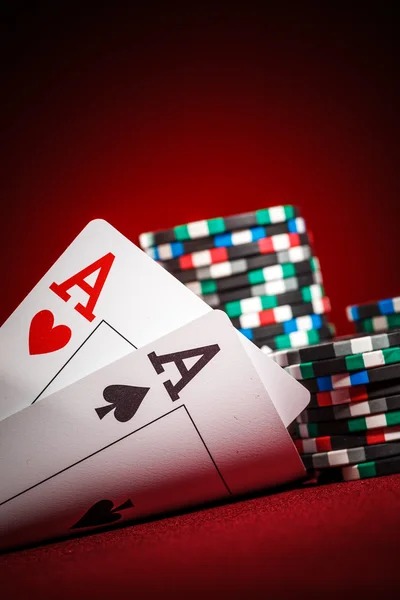 Antarmuka aplikasi chessreps di perangkat Android dan iOS dengan meja live-dealer dan opsi pembayaran DANA terlihat jelas.